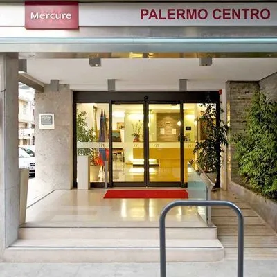 Building hotel Mercure Palermo Centro