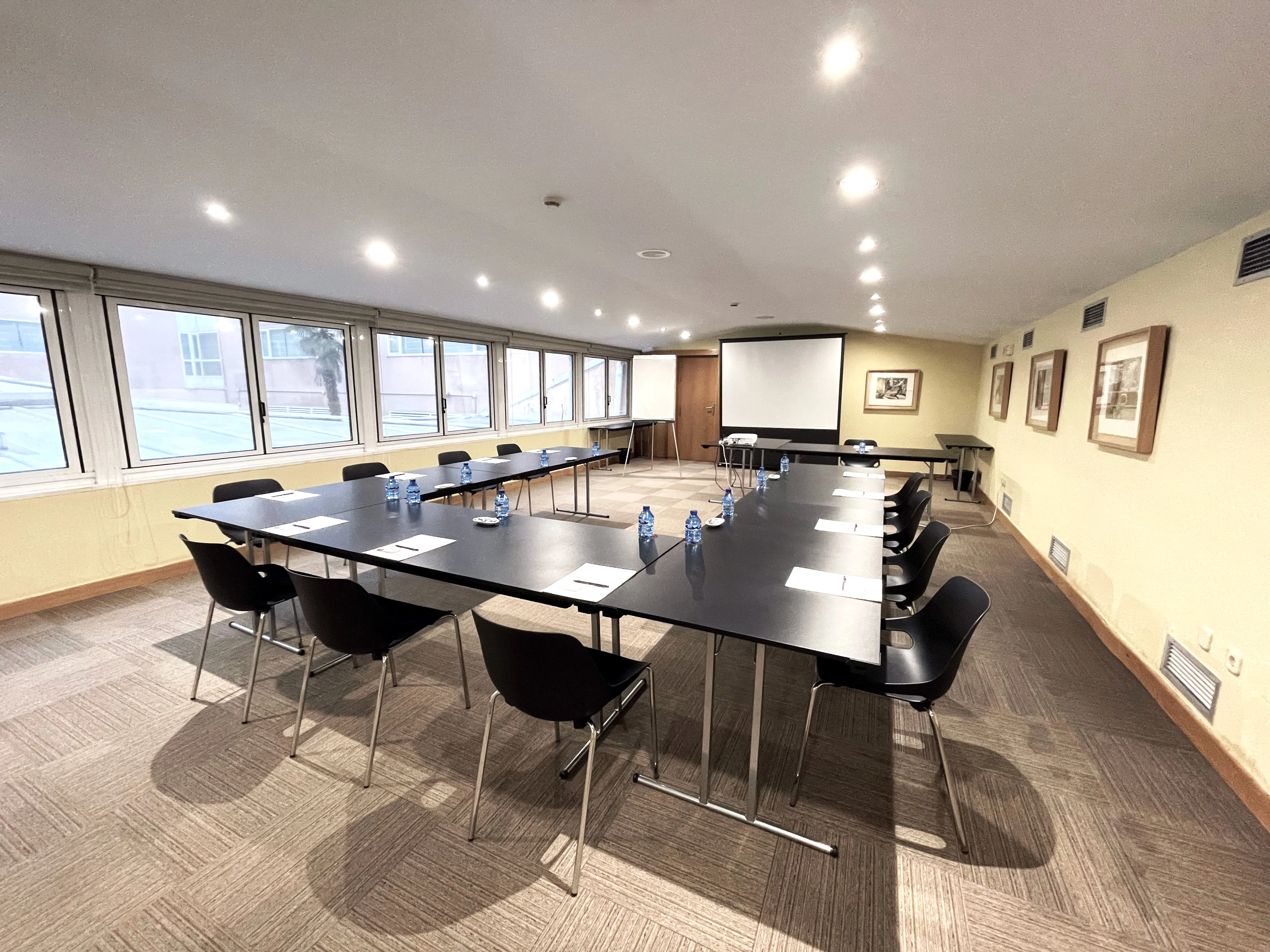 meeting_room