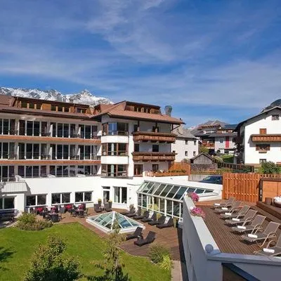Building hotel Alpin Art & Spa Hotel Naudererhof Superior