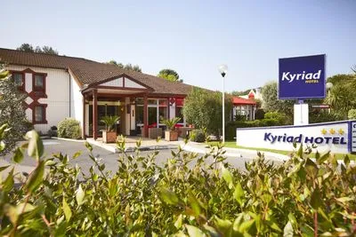 Building hotel Kyriad Nimes Ouest