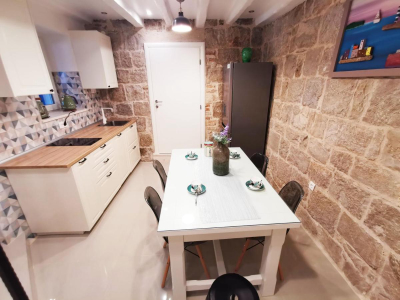 Building hotel CroParadise Green Hostel