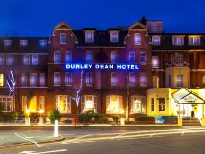 Building hotel The Durley Dean
