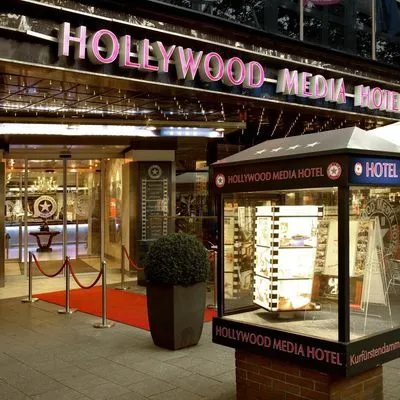 Building hotel Hotel Hollywood Media