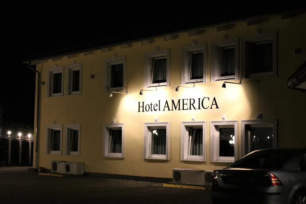 Building hotel Hotel America