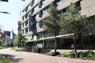 Gebäude von Crown Hotel Eindhoven Centre