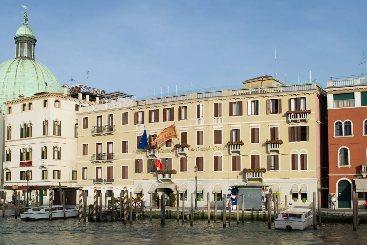 Building hotel Hotel Carlton On The Grand Canal