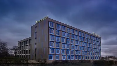 Building hotel Park Plaza London Park Royal