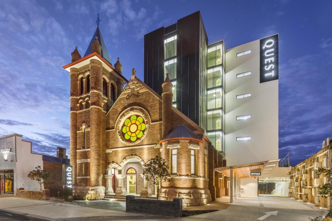 Building hotel Quest Toowoomba