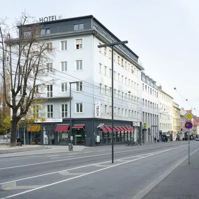 Building hotel B&B Hotel Graz-Hbf