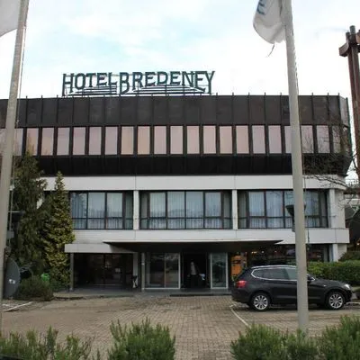 Building hotel HOTEL BREDENEY