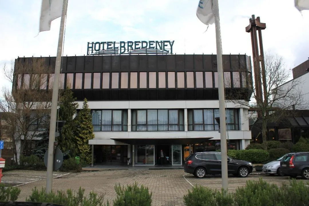 Building hotel HOTEL BREDENEY