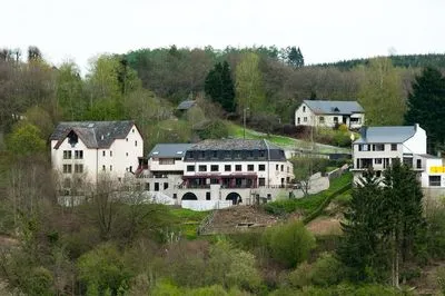 Gebäude von Bouillon Youth Hostel