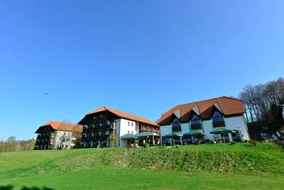 Gebäude von  Achat Hotel Waldkirchen