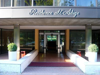 Building hotel Residence All'Adige