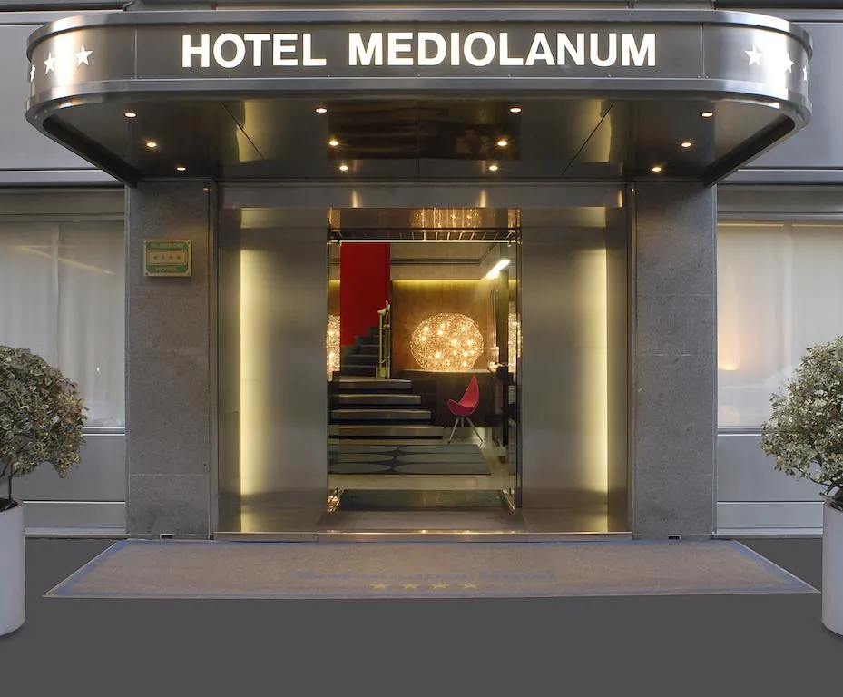 Building hotel Hotel Mediolanum
