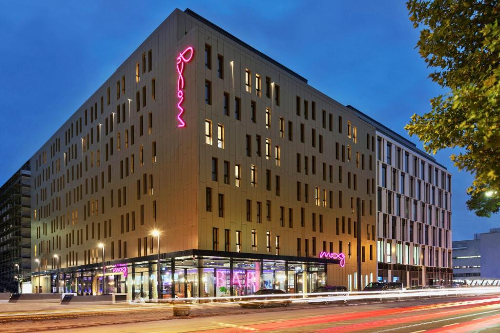 Building hotel MOXY Frankfurt East