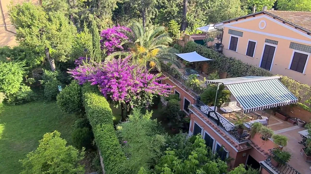 Building hotel Villa Riari Garden