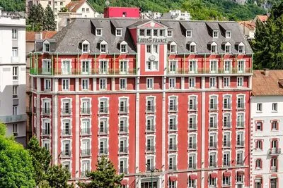 Building hotel Hotel Saint Louis de France