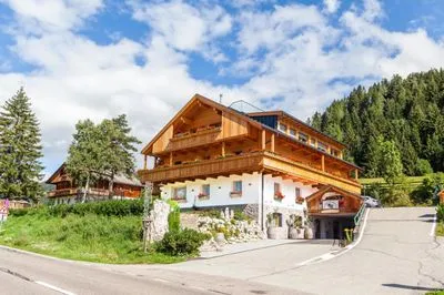 Building hotel Guesthouse Rosengarten