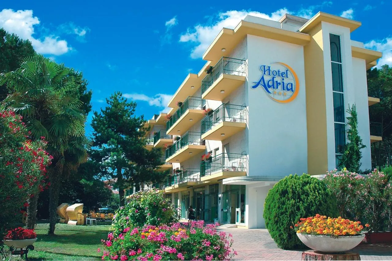 Building hotel Hotel Adria