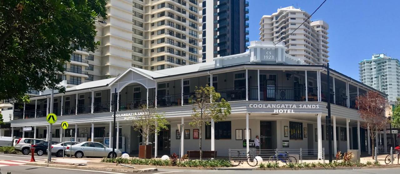 Building hotel Coolangatta Sands Hostel