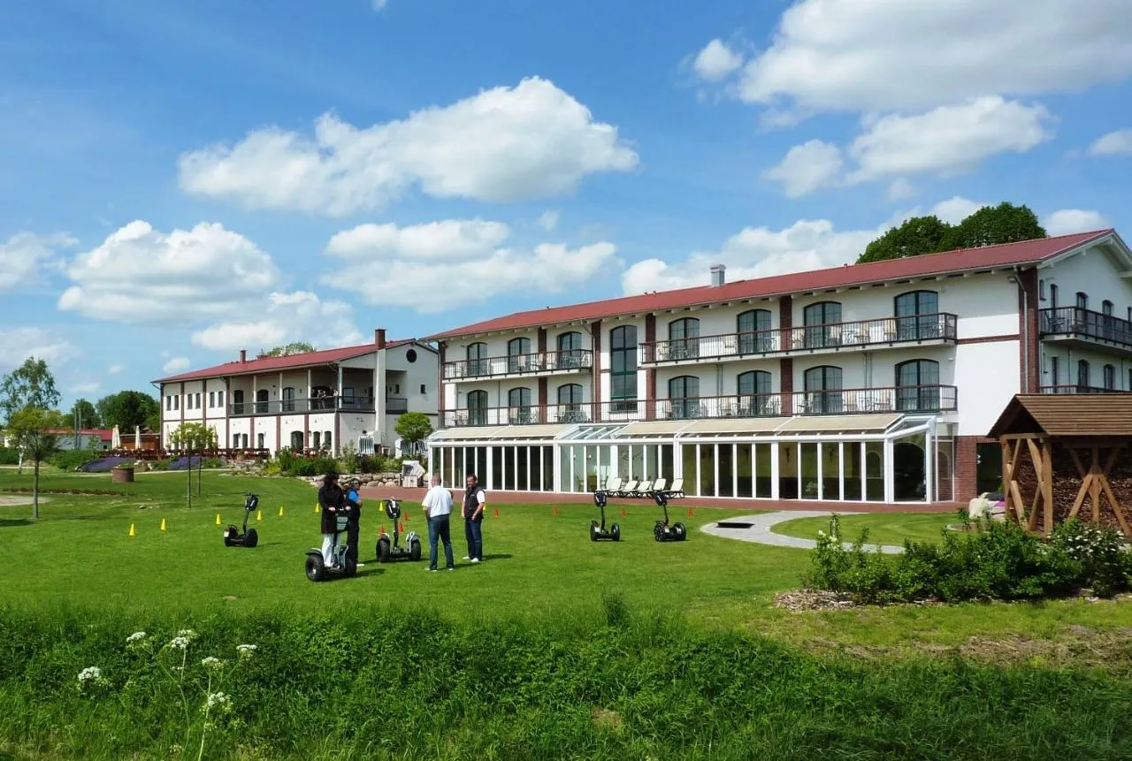 Building hotel Golfpark Strelasund
