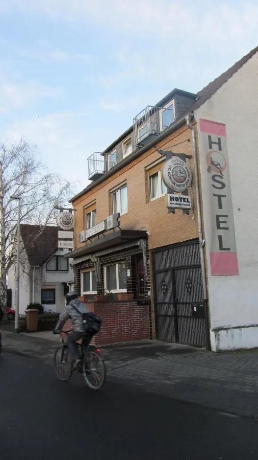 Building hotel Wanderlust Hostel In Floersheim
