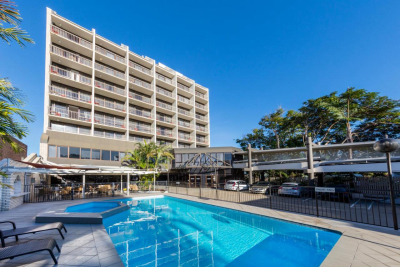 Building hotel Mercure Rockhampton