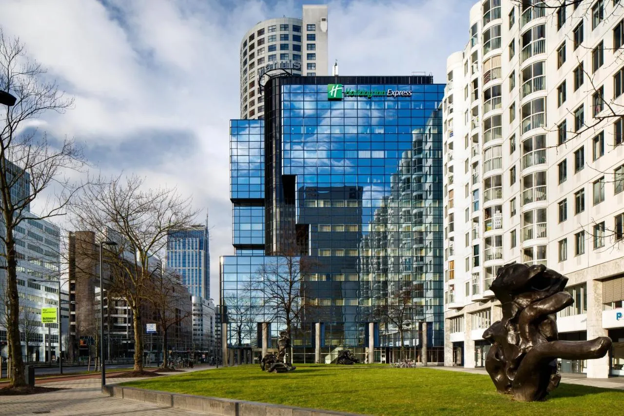 Building hotel Holiday Inn Express Rotterdam - Central Station