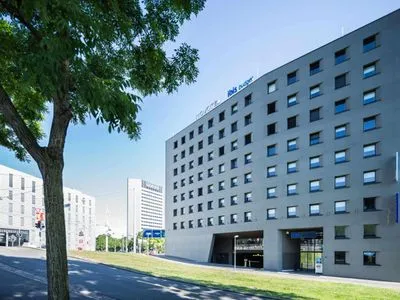 Gebäude von ibis budget Basel City