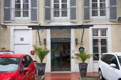 Gebäude von Inter-Hôtel Le Roncevaux