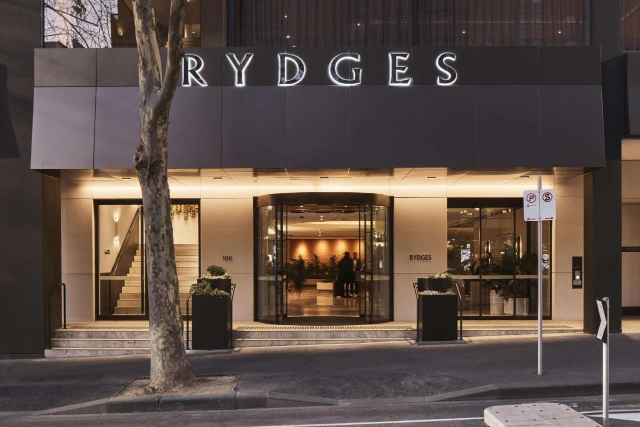 Building hotel Rydges Melbourne