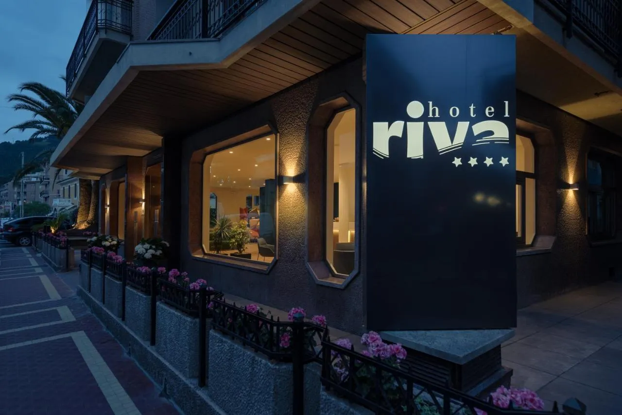 Building hotel Hotel Riva