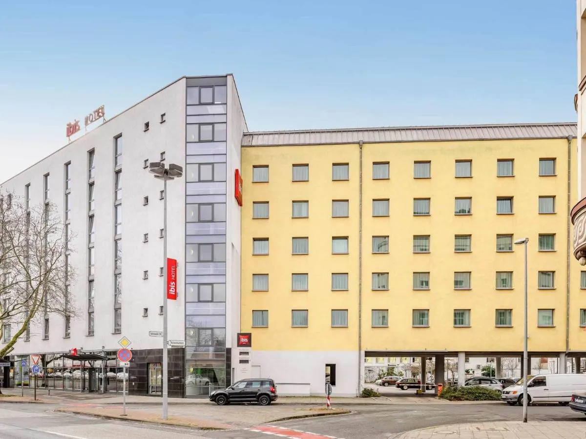 Building hotel ibis Hannover City