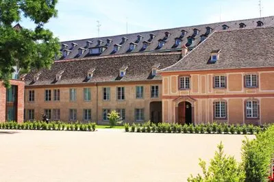 Building hotel Hotel Les Haras