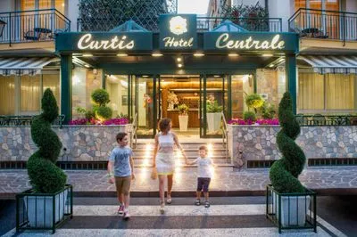 Building hotel Curtis-Centrale