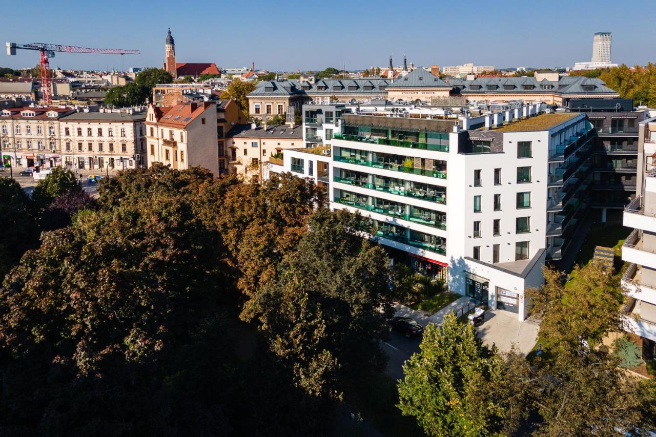 Building hotel InPoint Apartments