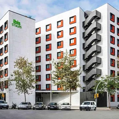 Building hotel ibis Styles Barcelona City Bogatell