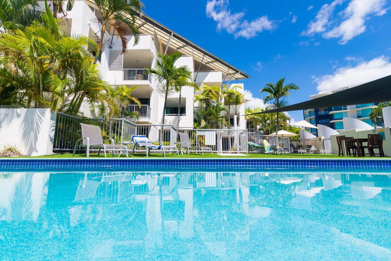 Building hotel Beach Club Resort Mooloolaba