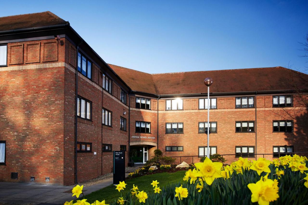 Building hotel Peter Scott House