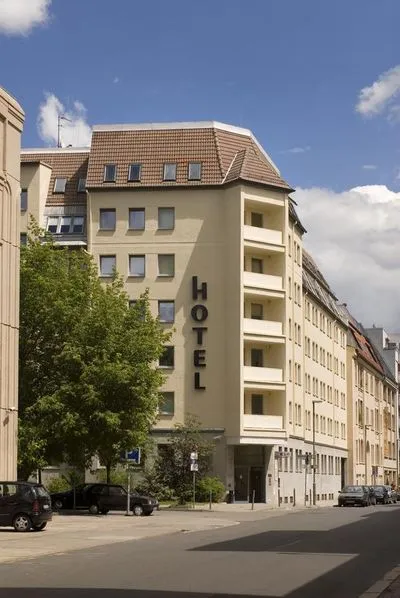 Building hotel Hotel Dietrich-Bonhoeffer-Haus