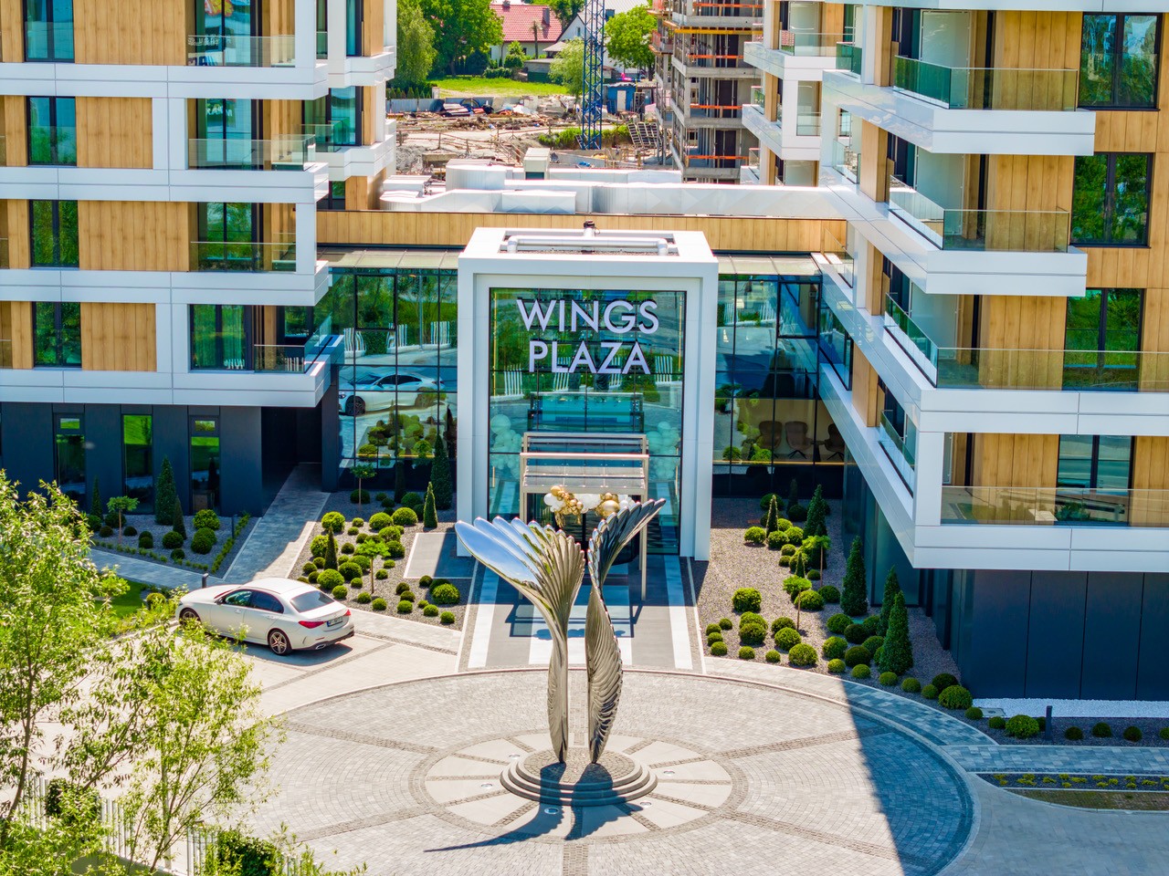 Building hotel Wings Plaza