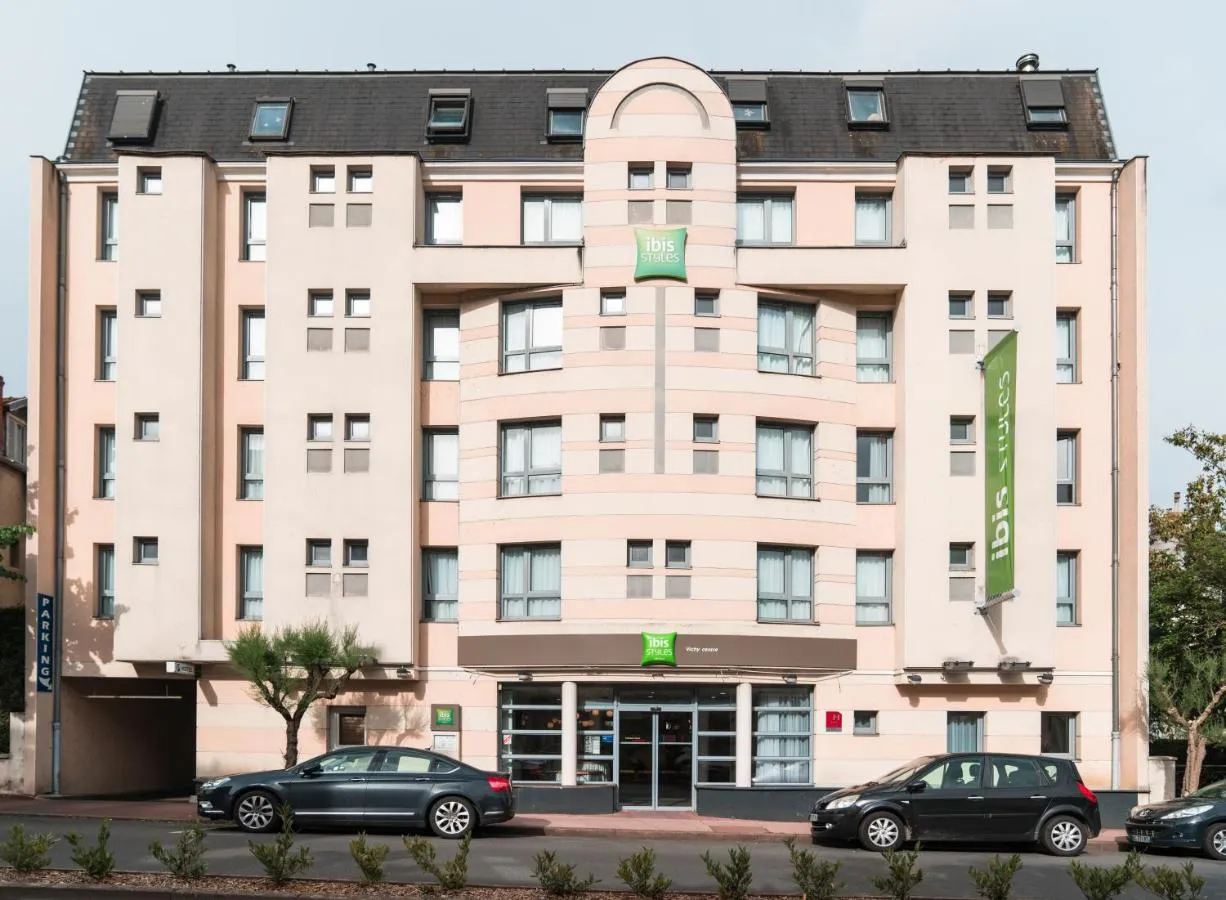 Building hotel Hôtel ibis Styles Vichy Centre