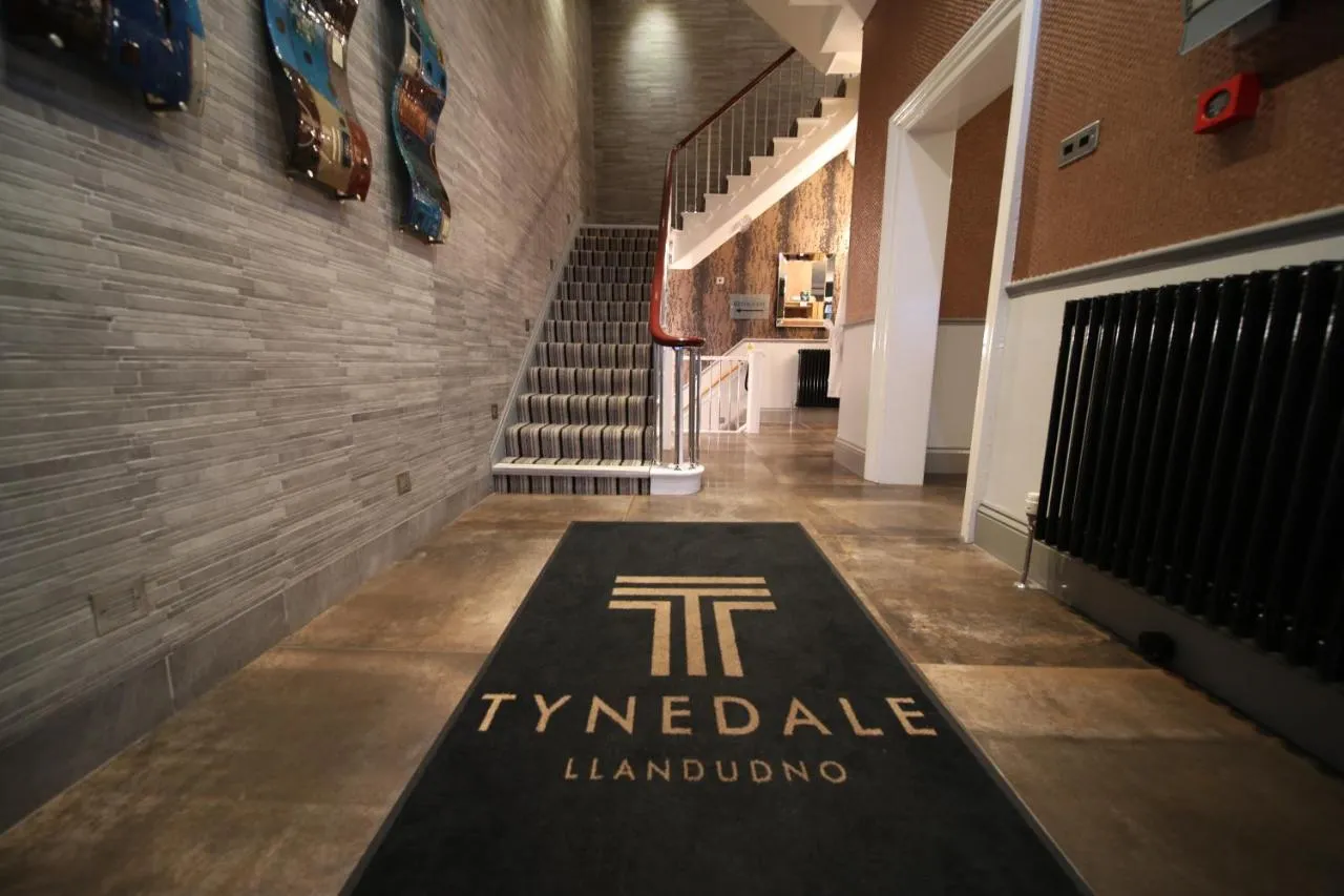 Building hotel Tynedale Hotel