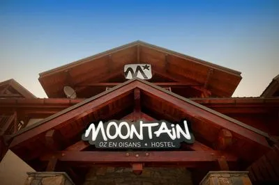Gebäude von Moontain Hostel