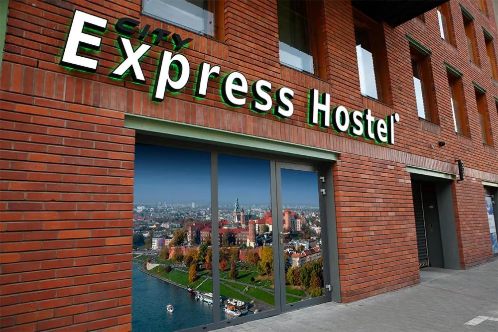 Building hotel City Express Hostel