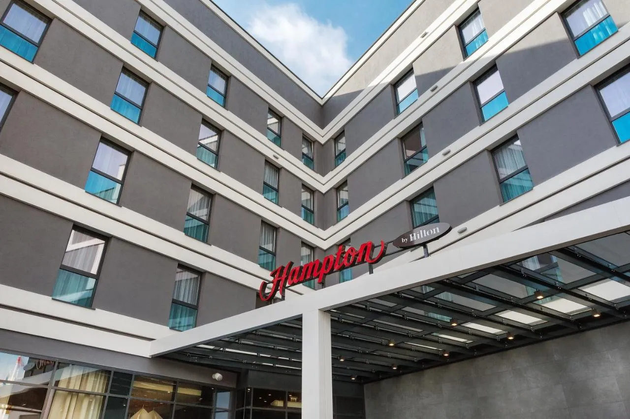 Building hotel Hampton By Hilton Lublin