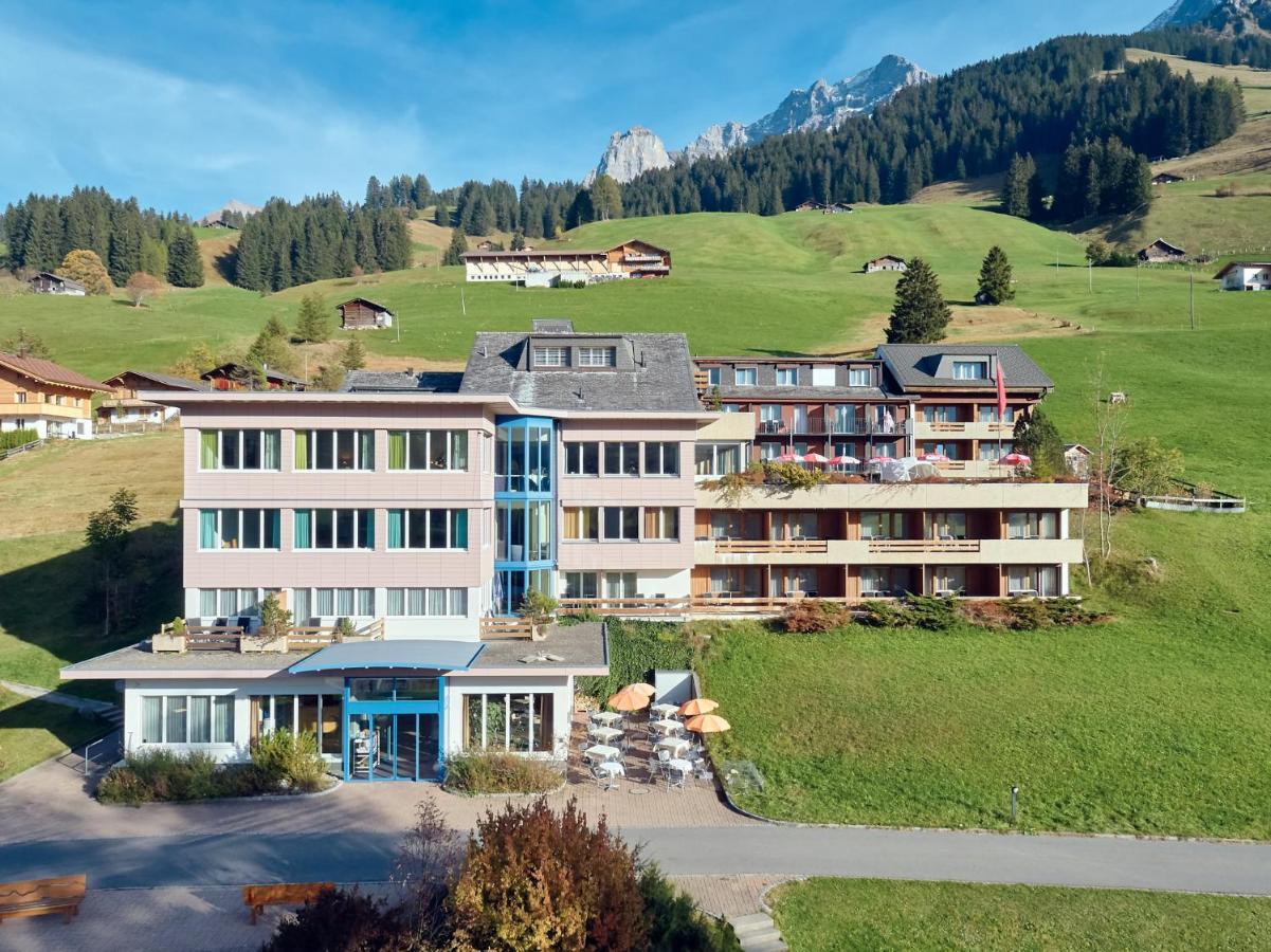 Building hotel Ferien- und Familienhotel Alpina