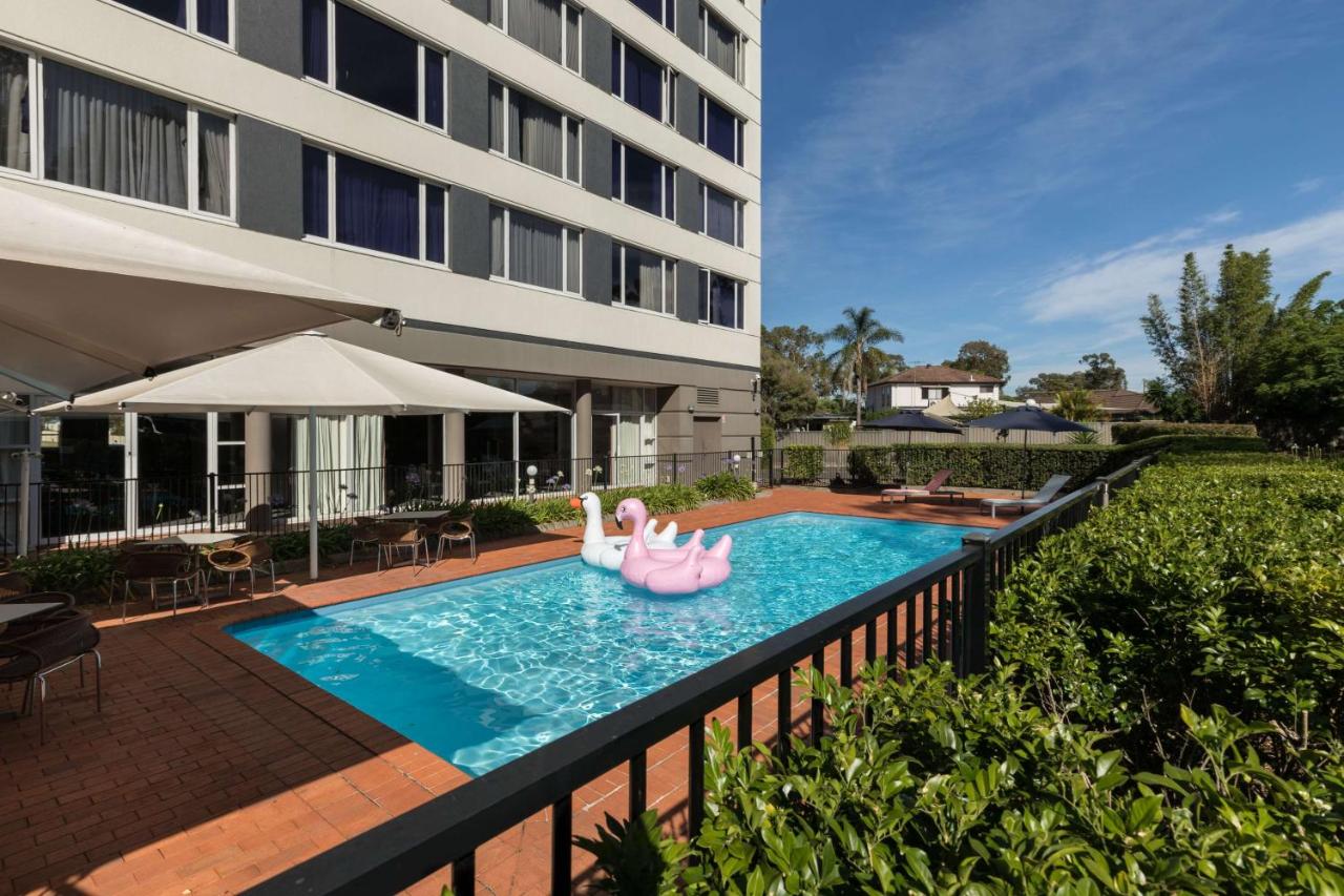 Building hotel Rydges Bankstown