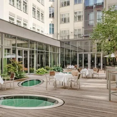 Building hotel Mövenpick Berlin